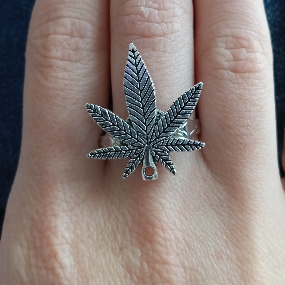 Hand crafted Silver plated hemp maple leaf weed statement ring